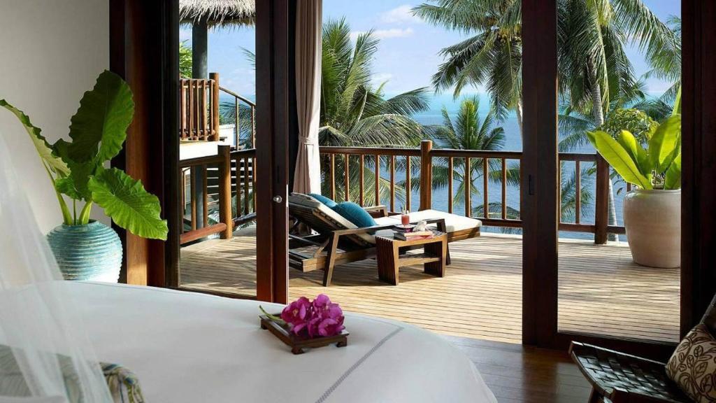 Four-Bedroom Residence Villa with Pool